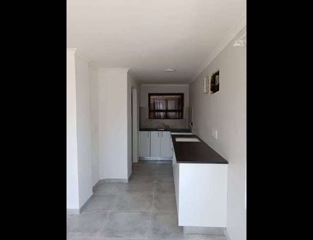 2 BEDROOM PROPERTY TO RENT IN WINDSOR PARK